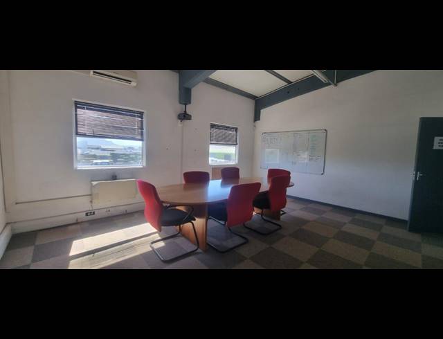 1,100M² WAREHOUSE TO LET IN AIRPORT INDUSTRIA